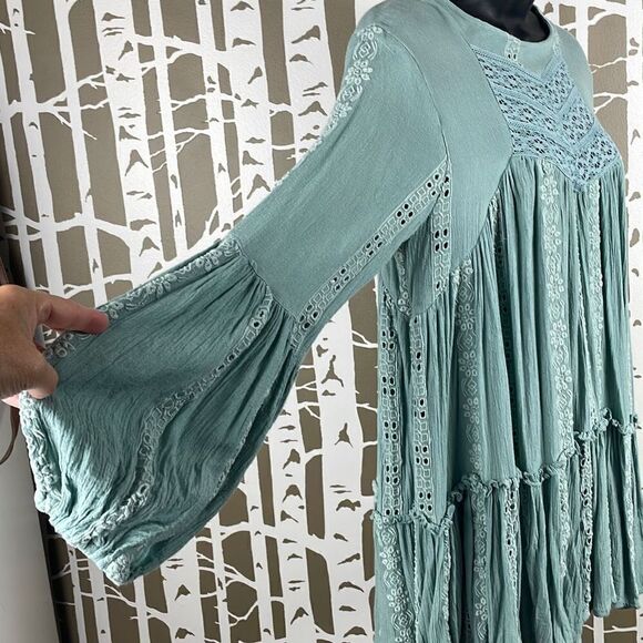 Free People Sage Green Gauze Eyelet Boho Top XS - Picture 5 of 11